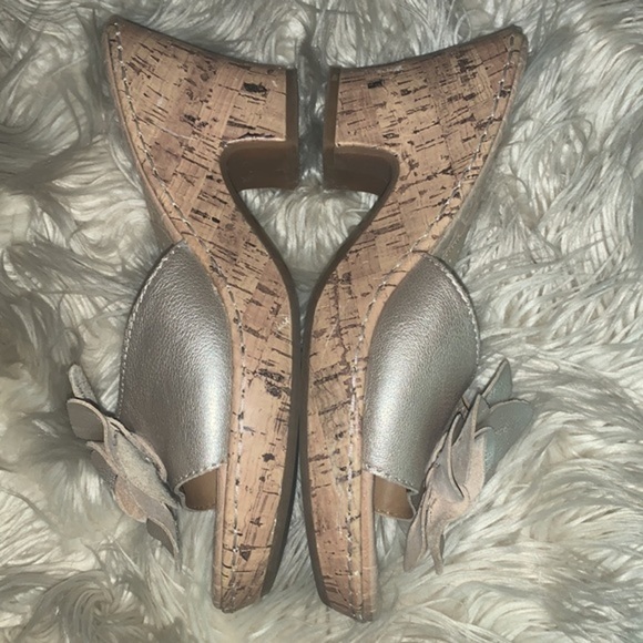 Bjorndal Leia Sandals Cork Heel Pewter Leather with Flower Detail Woman’s 9M - Picture 10 of 14